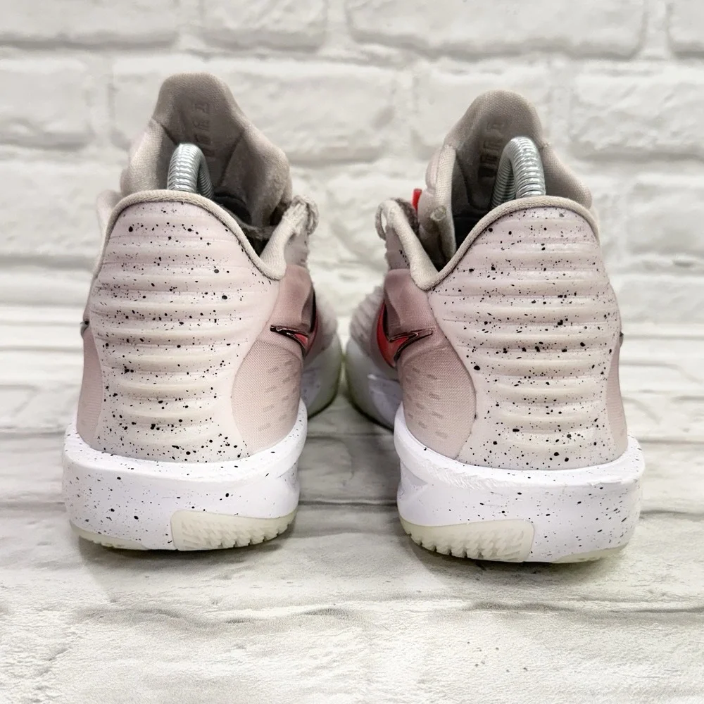 Nike zoomx cut